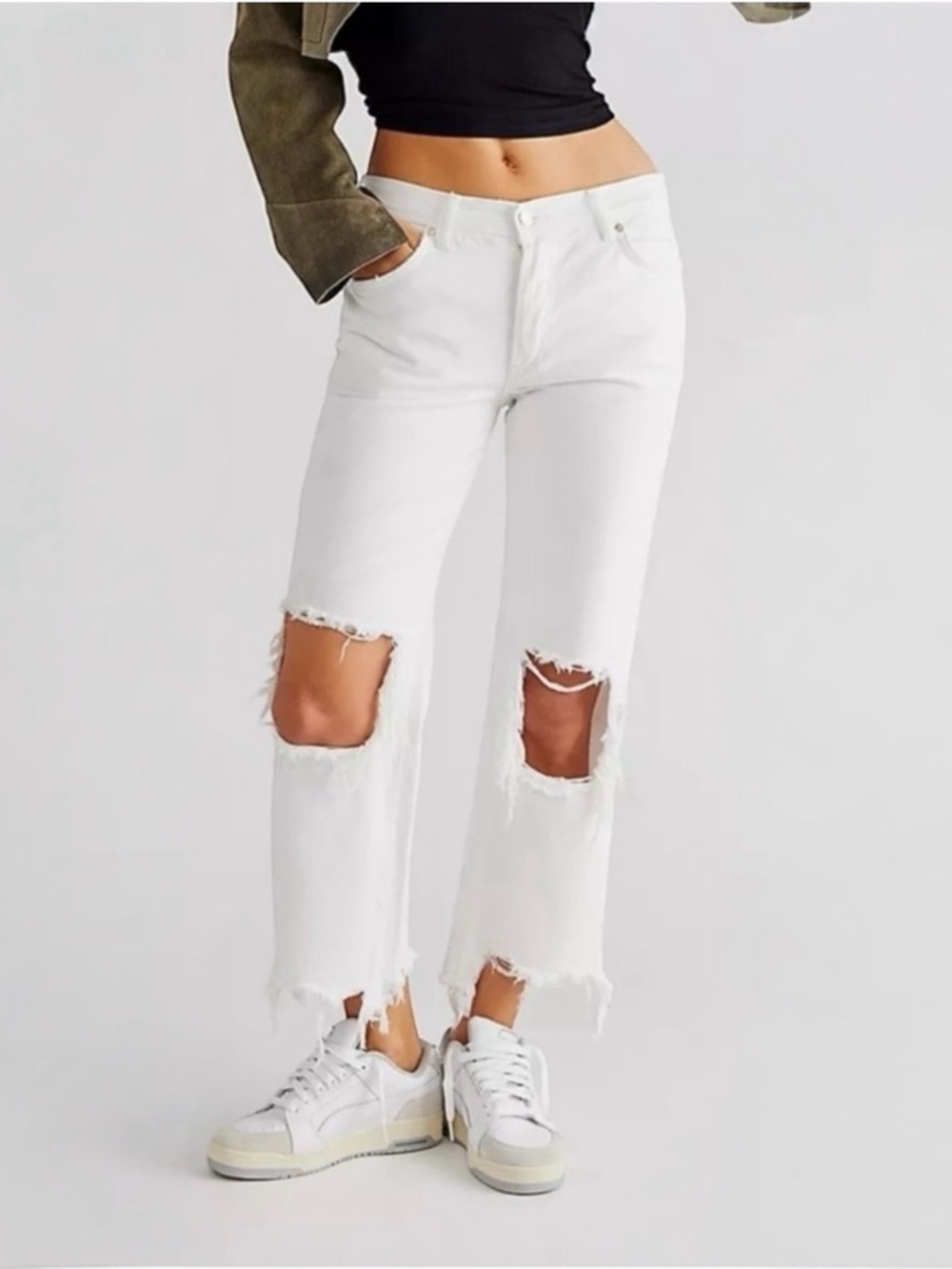 ⚡️NWT Free People Maggie Mid-Rise White Distressed Jeans- Straight leg